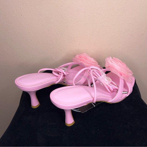 NEW Size 8 Pink Strappy Kitten Heels Forever 21 2.5” Heel Height Floral Accent - Picture 7 of 13